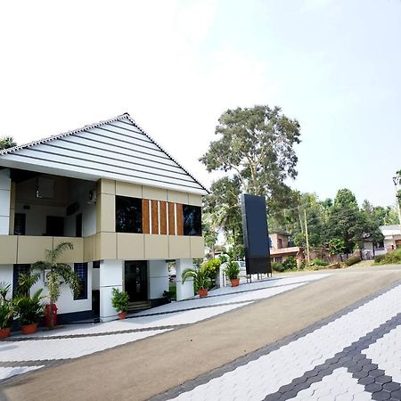 Oyo 6526 Ap Residency City Sultan Bathery Exterior photo