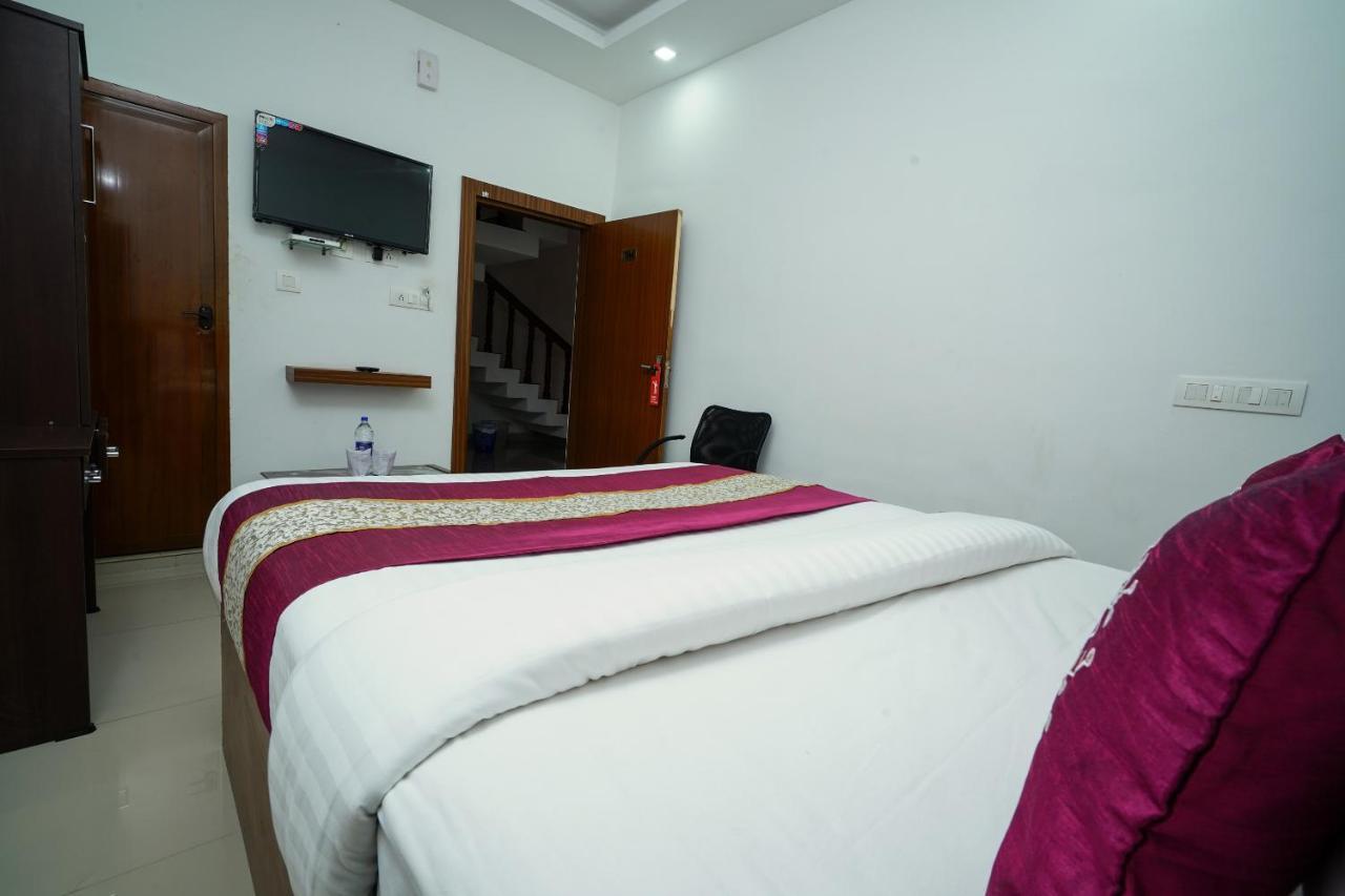 Oyo 6526 Ap Residency City Sultan Bathery Exterior photo
